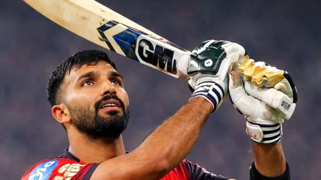 Bhuvneshwar Kumar batting in IPL